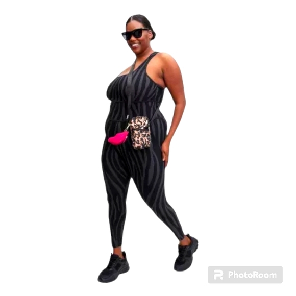 Diane von Furstenberg Pink Lip Shaped Coin Purse/Pouch - Picture 6 of 14